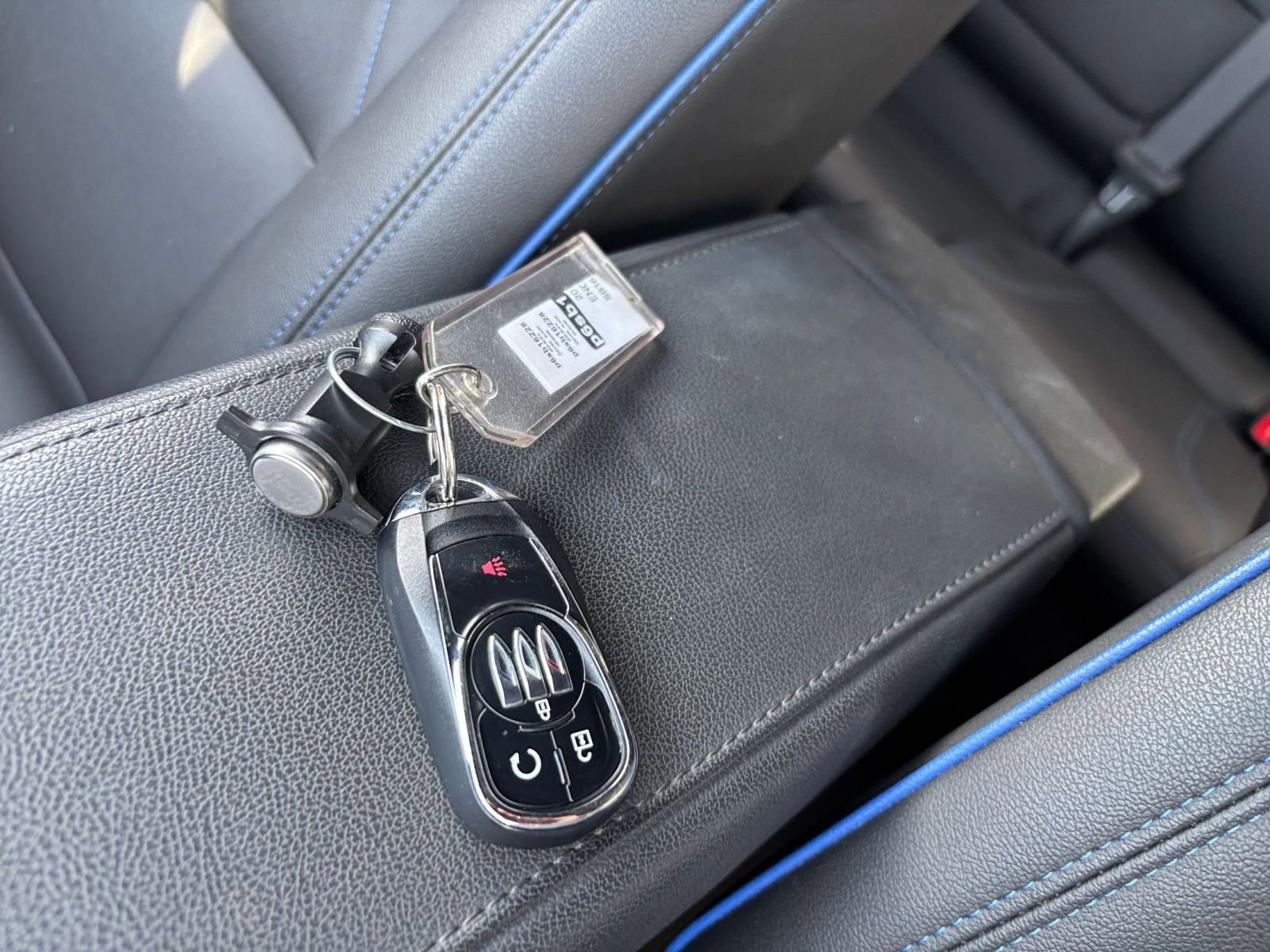 Used 2025 Buick Envista Sport Touring image 22