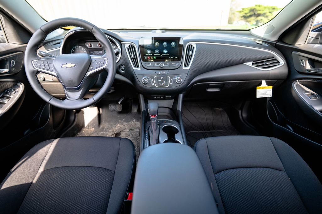 Used 2025 Chevrolet Malibu RS image 12