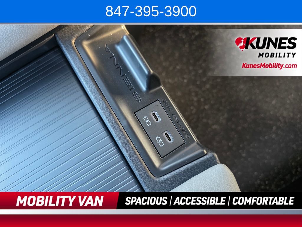 Used 2026 Toyota Sienna LE FWD image 65