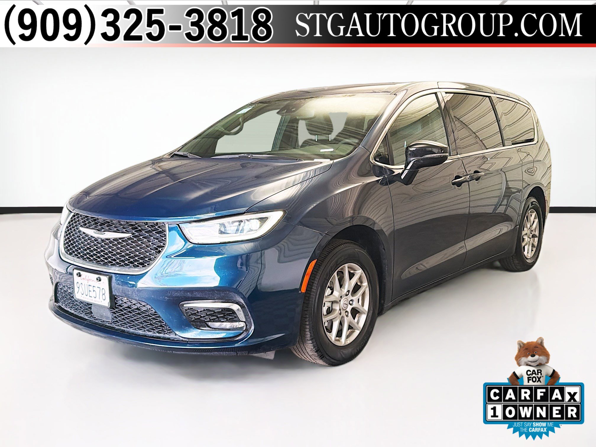 Used 2025 Chrysler Pacifica Select FWD image 1