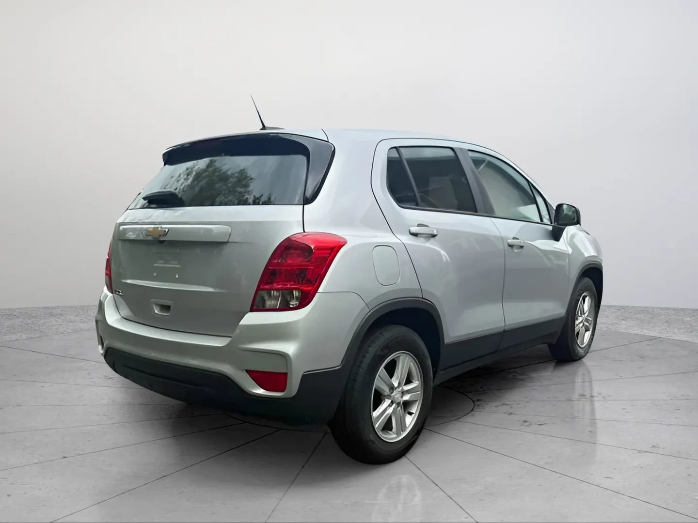Used 2020 Chevrolet Trax LS w/ Tint and Cruise Package image 17