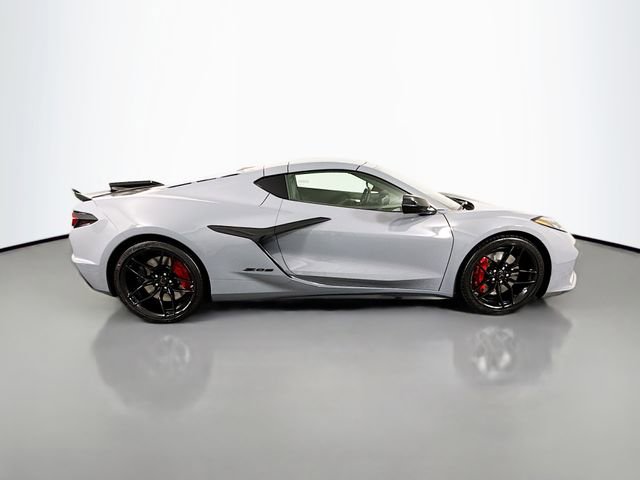 Used 2025 Chevrolet Corvette Z06 RWD image 8