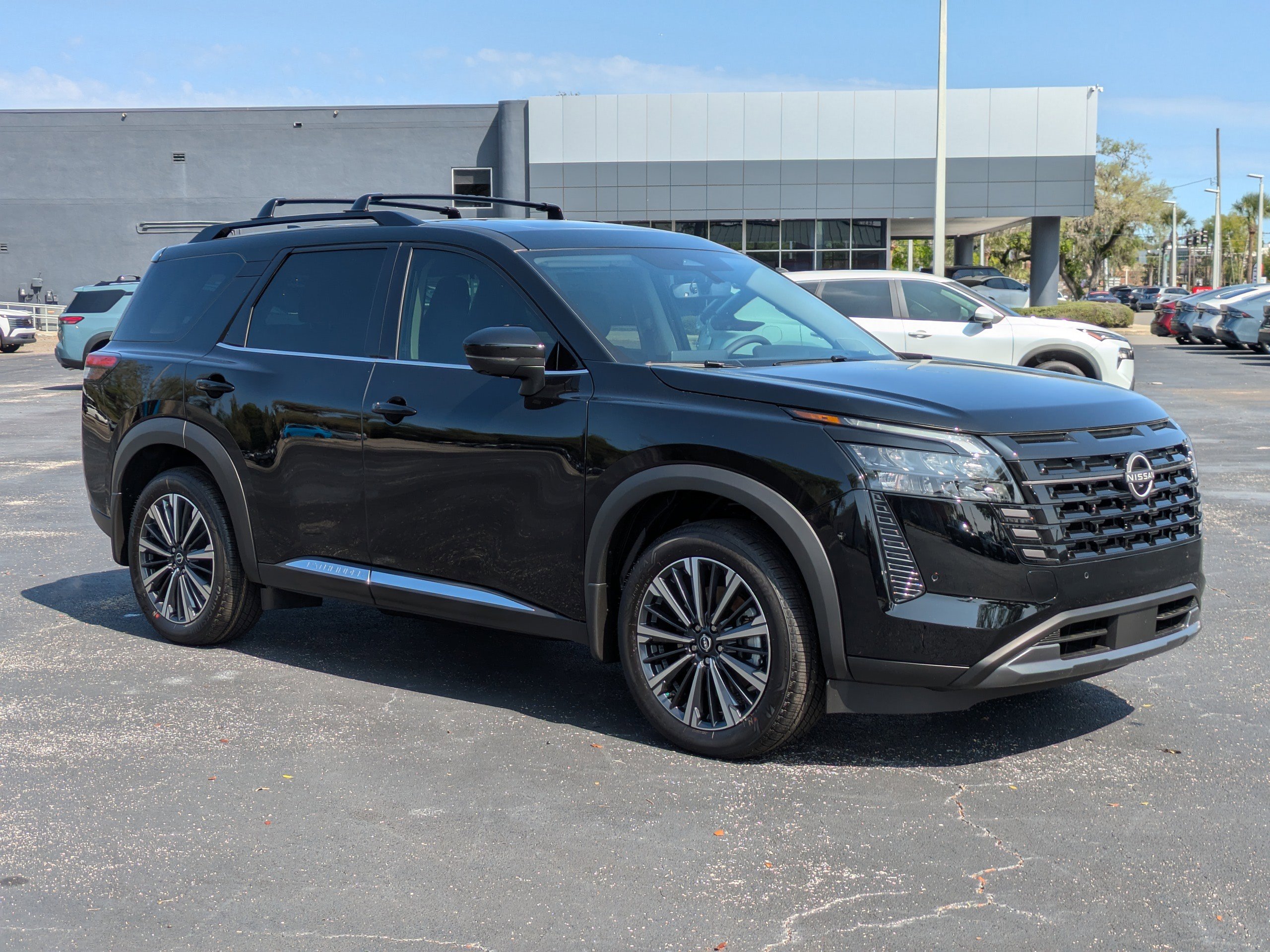 New 2026 Nissan Pathfinder Platinum FWD video 2