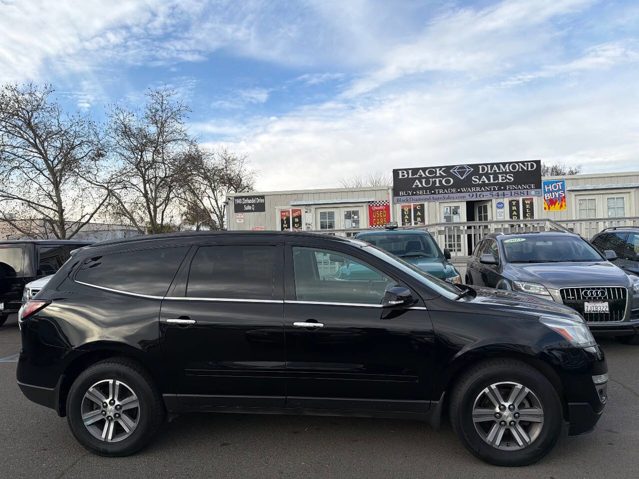 Used 2017 Chevrolet Traverse LT image 8