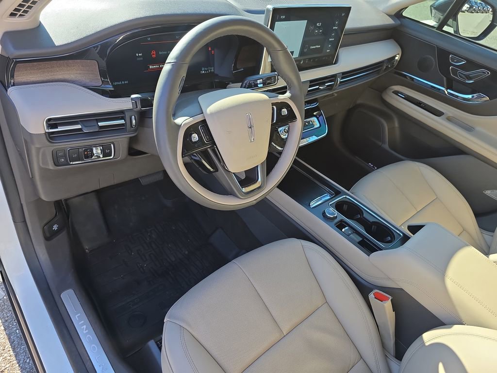 Used 2023 Lincoln Corsair Grand Touring w/ Equipment Group 301A image 9