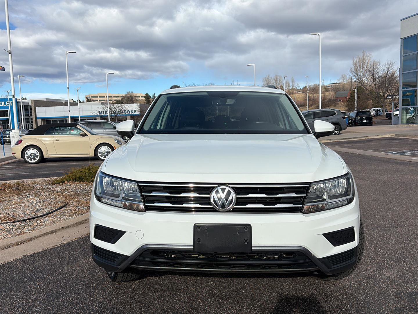 Used 2020 Volkswagen Tiguan SE image 2