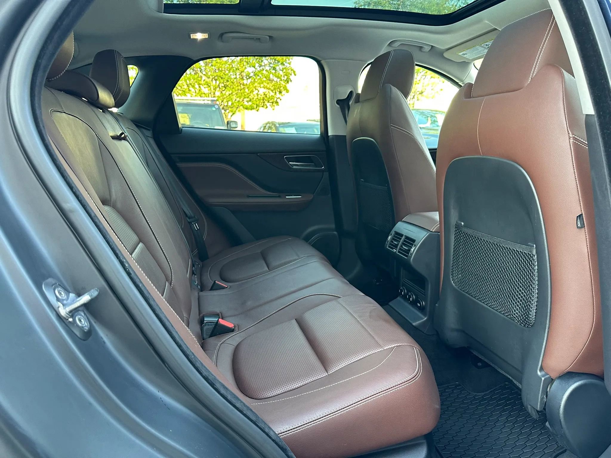 Used 2017 Jaguar F-PACE S AWD/4WD image 25