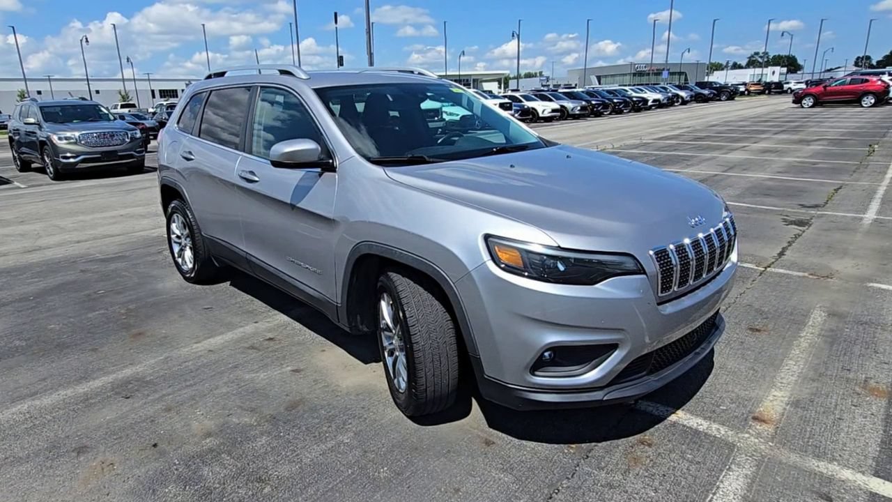 Used 2021 Jeep Cherokee Latitude Plus FWD image 2