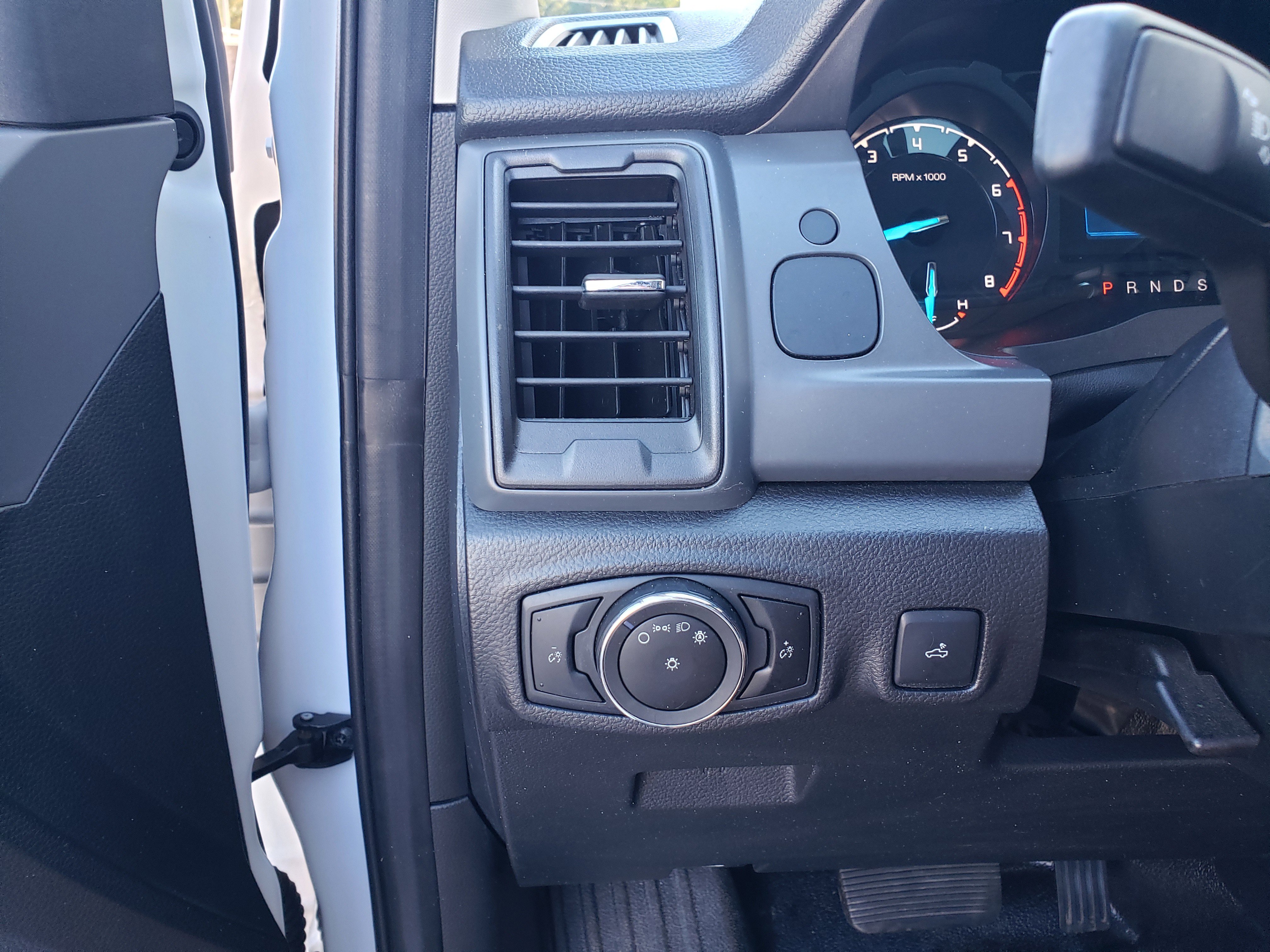 Used 2023 Ford Ranger XL image 12