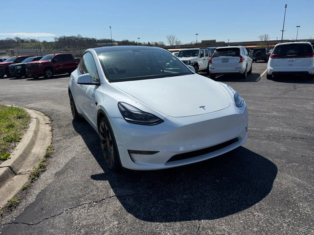 Used 2022 Tesla Model Y Performance image 3