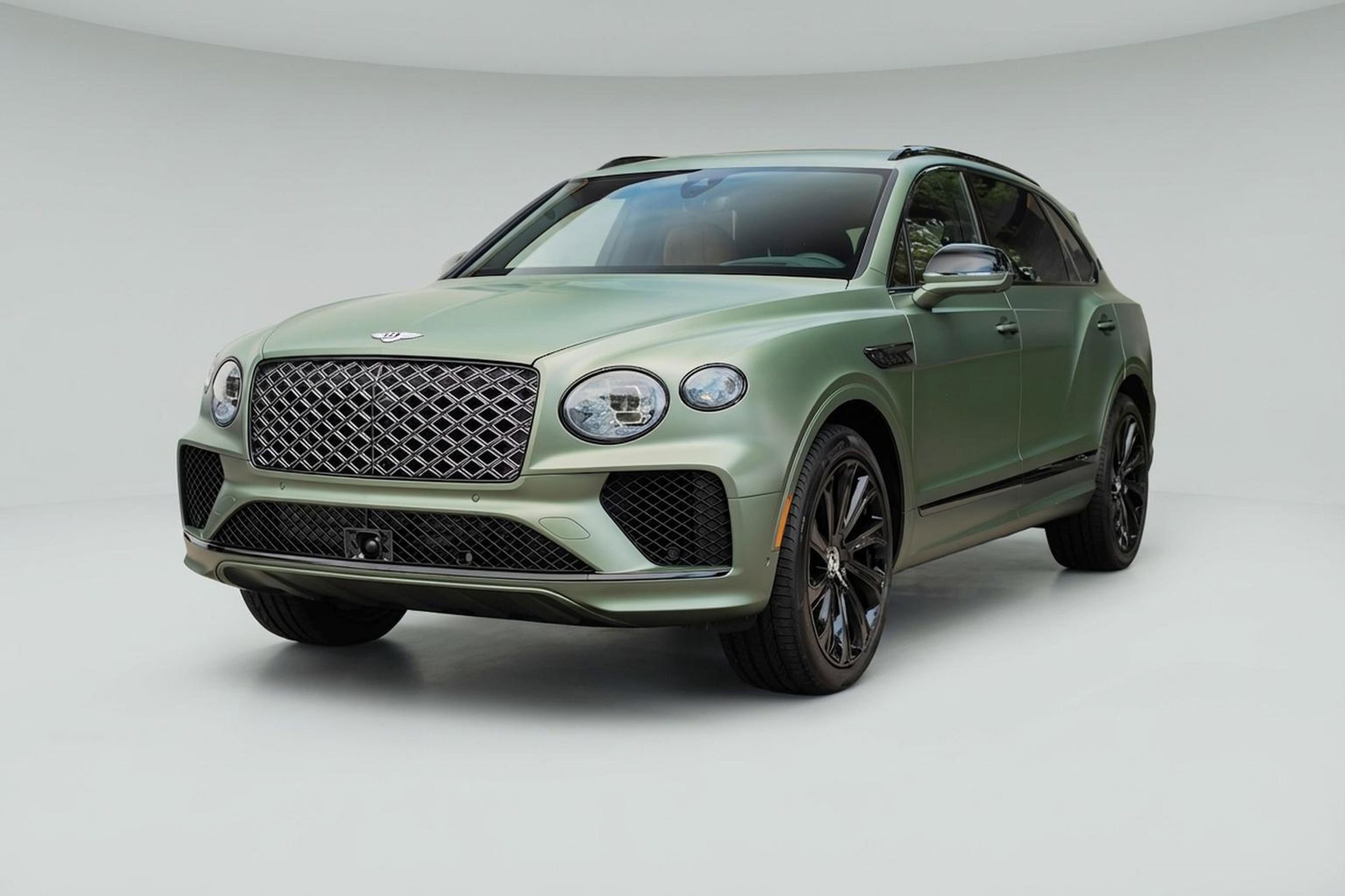 Used 2025 Bentley Bentayga Extended Wheelbase AWD/4WD image 22
