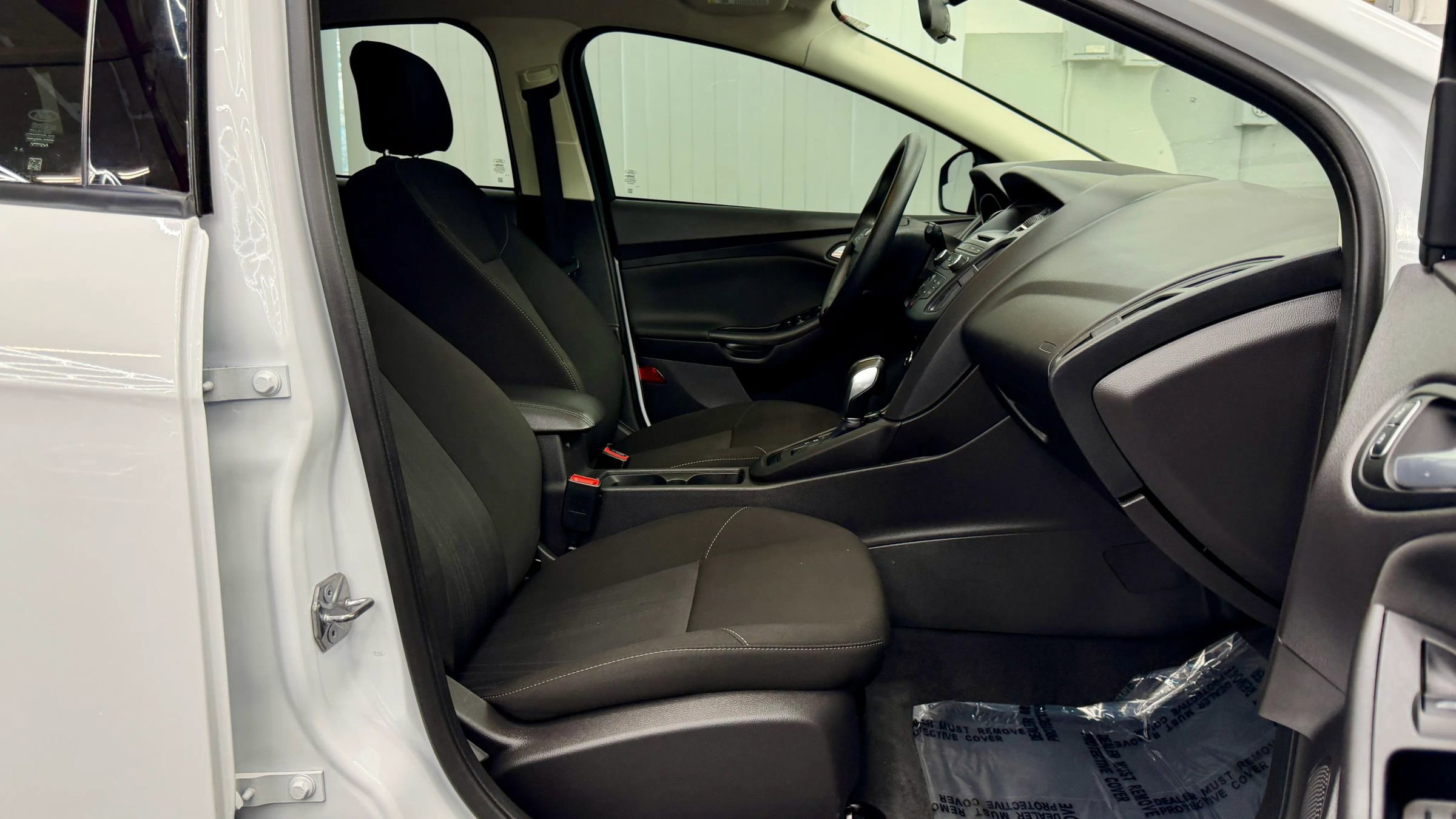 Used 2015 Ford Focus SE image 11