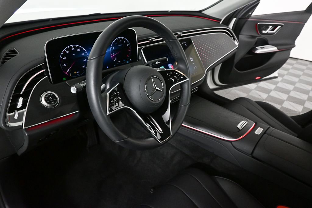 Used 2025 Mercedes-Benz E 350 Sedan image 6