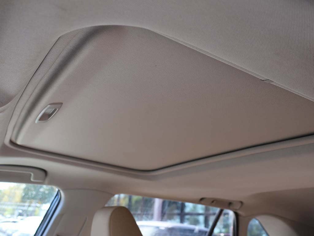 Used 2019 Toyota RAV4 XLE w/ Convenience Package FWD image 18