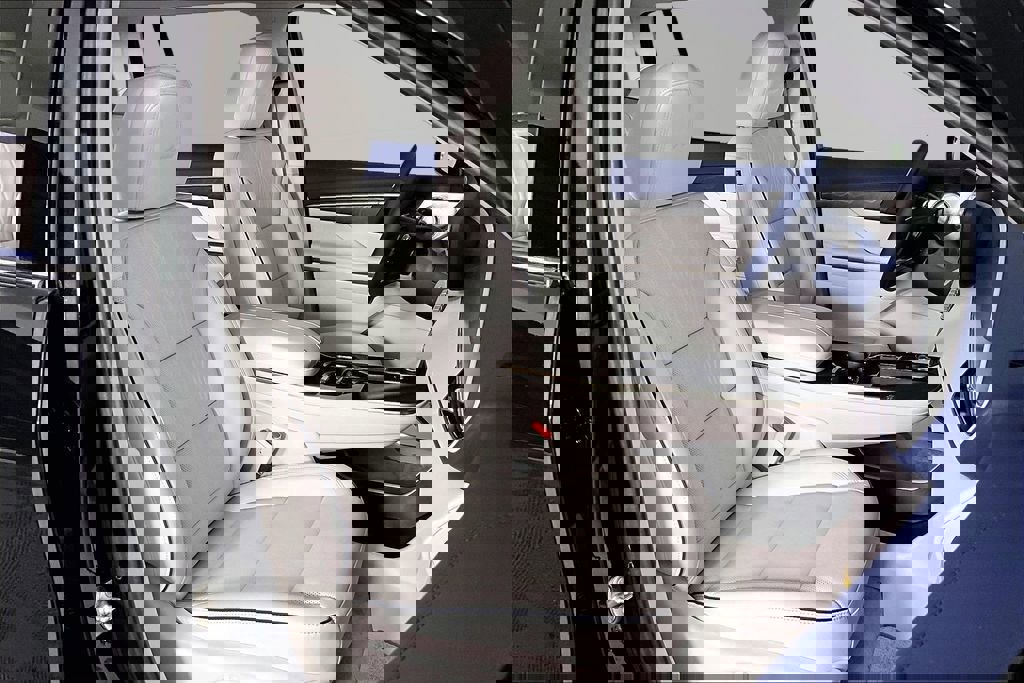 New 2026 Buick Enclave Avenir FWD image 12