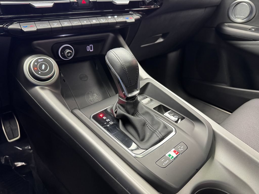 Used 2024 Alfa Romeo Tonale Veloce AWD/4WD image 20
