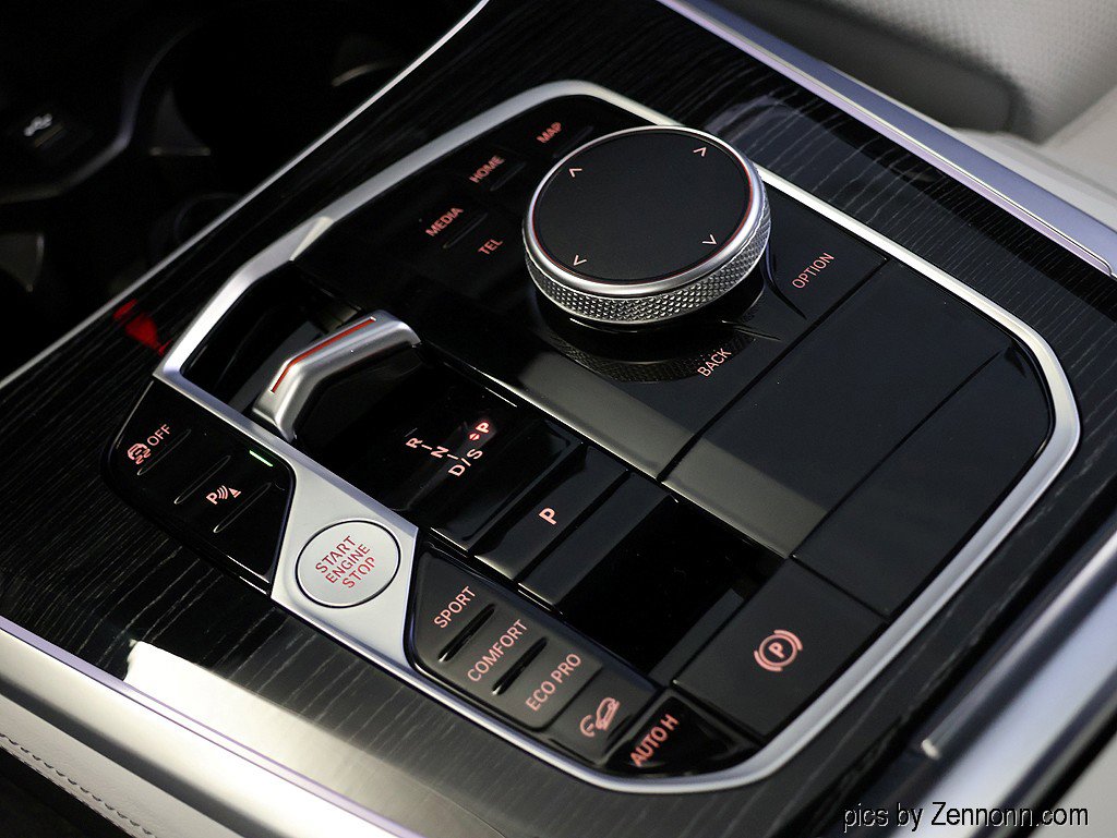 Certified 2024 BMW X5 xDrive40i w/ M Sport Package image 26