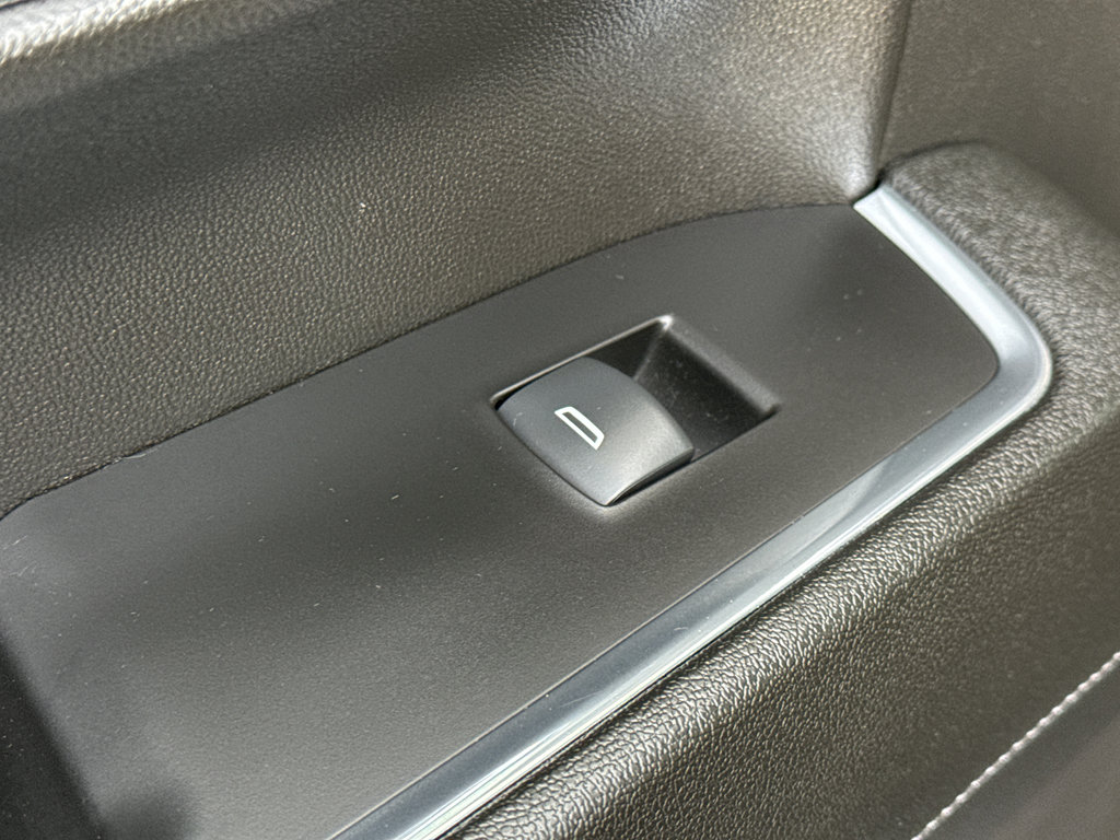 Used 2024 Chevrolet Silverado 1500 LT w/ Z71 Off-Road Package image 32