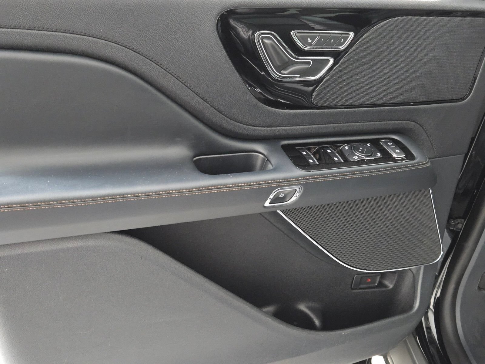 New 2026 Lincoln Aviator AWD image 24