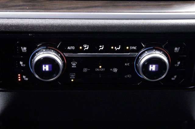 Used 2023 GMC Sierra 1500 SLT w/ SLT Premium Package image 28