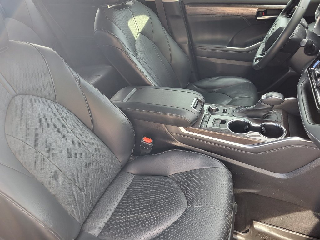 Used 2022 Toyota Highlander Limited AWD/4WD image 27