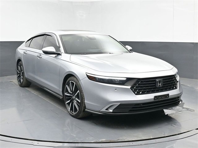 Used 2024 Honda Accord Touring image 2