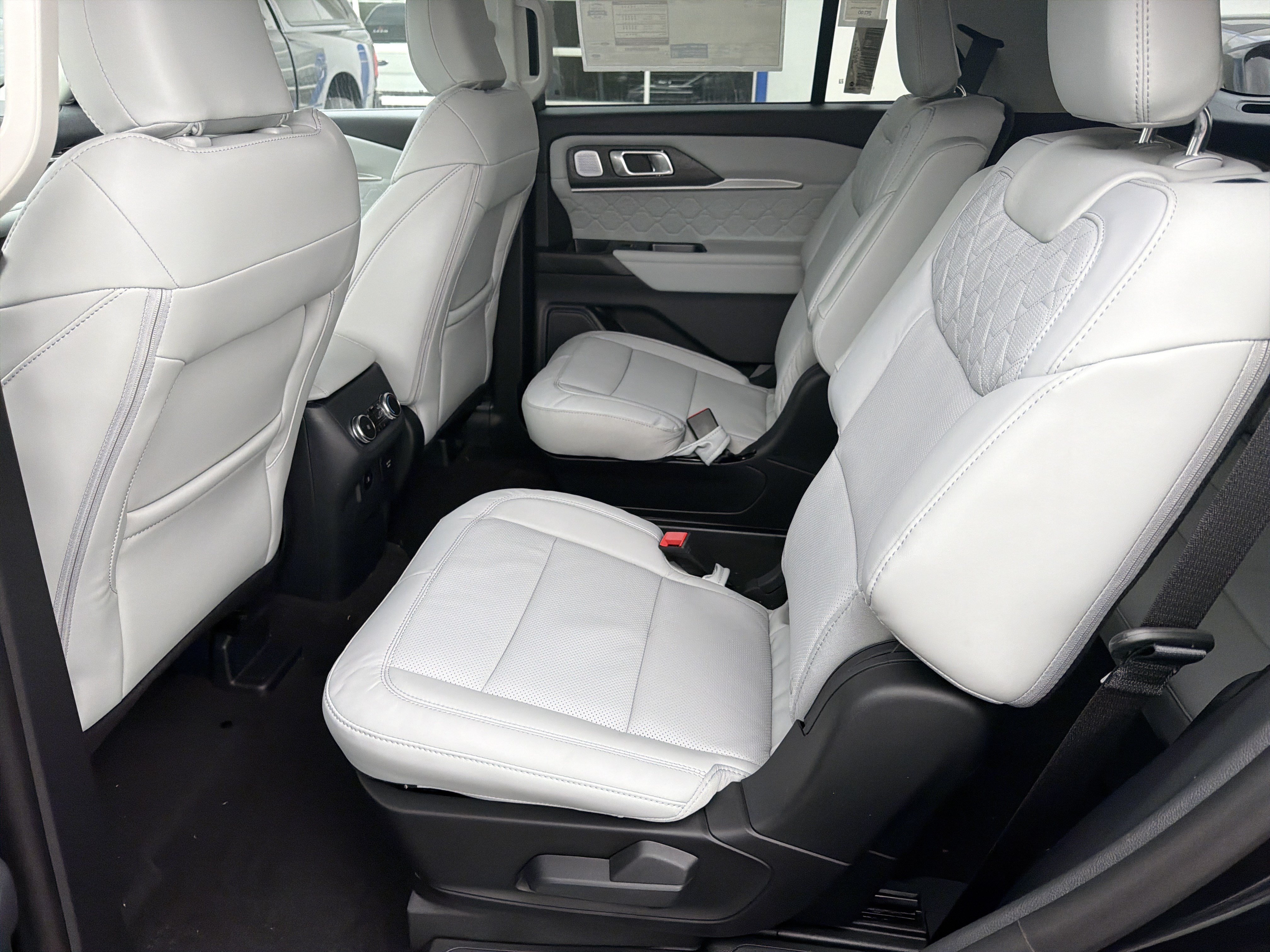 New 2026 Ford Explorer Platinum w/ LUX Leather Package AWD/4WD image 28
