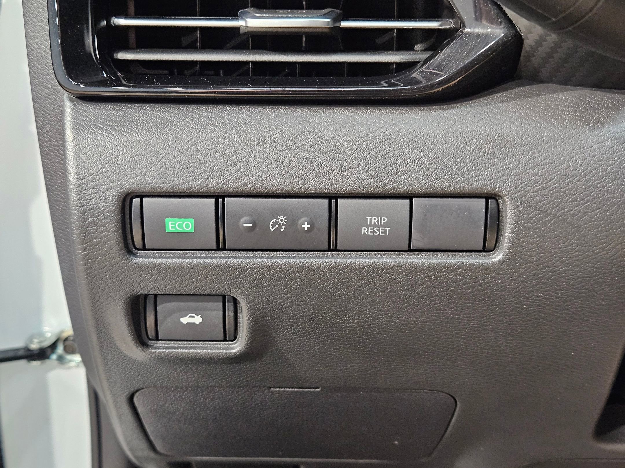 Used 2024 Nissan Sentra SR FWD image 24