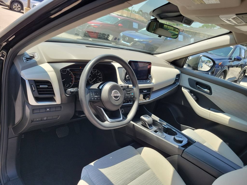 Used 2023 Nissan Rogue SV AWD/4WD image 16