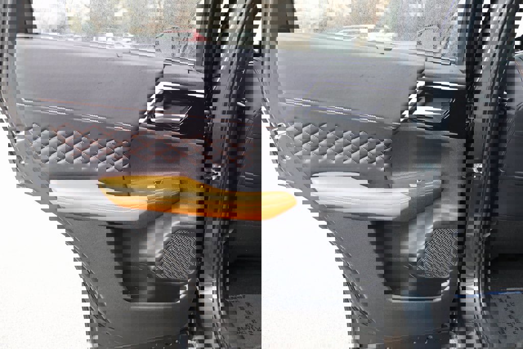 Used 2025 Mitsubishi Outlander SEL image 26