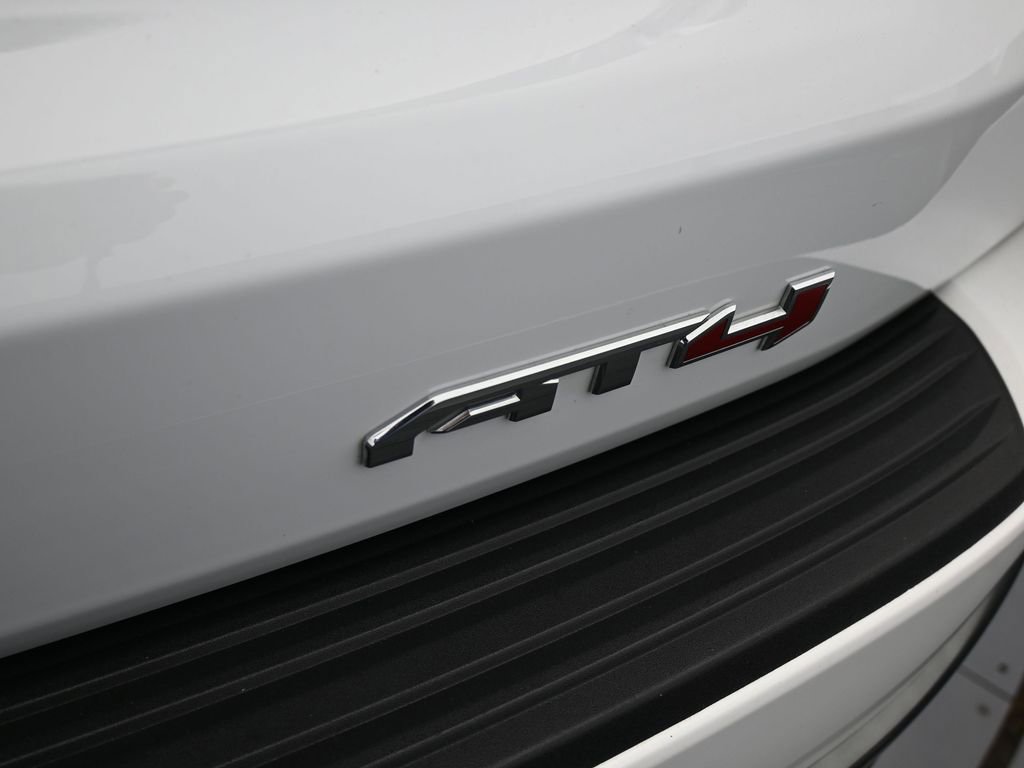 Used 2023 GMC Yukon XL AT4 image 46