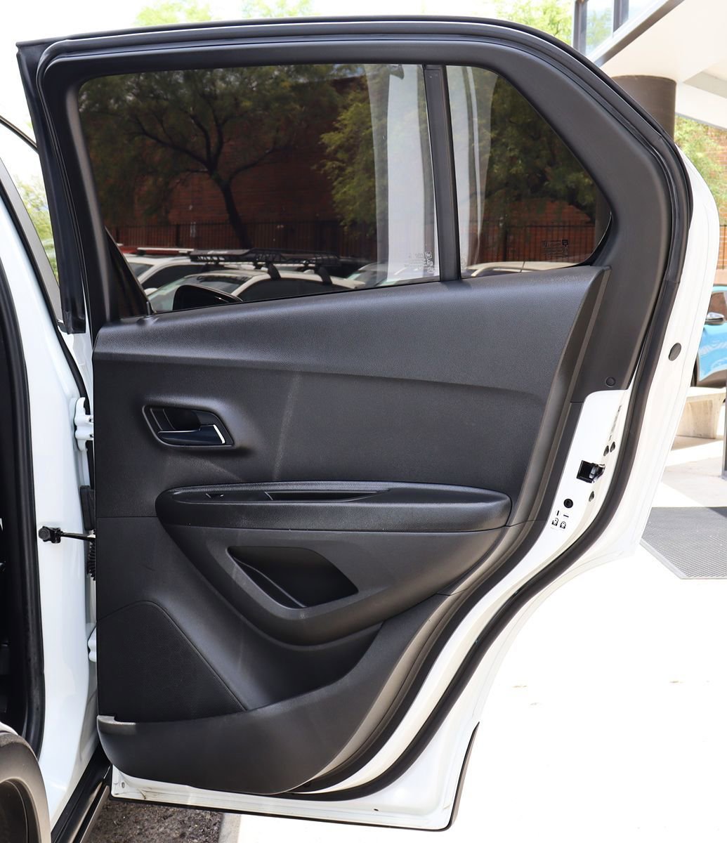 Used 2021 Chevrolet Trax LT AWD/4WD image 26
