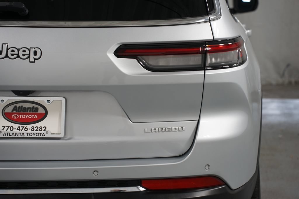 Used 2025 Jeep Grand Cherokee L Laredo RWD image 10