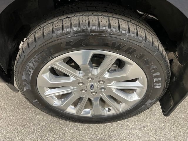 Used 2023 Ford F150 Limited image 12