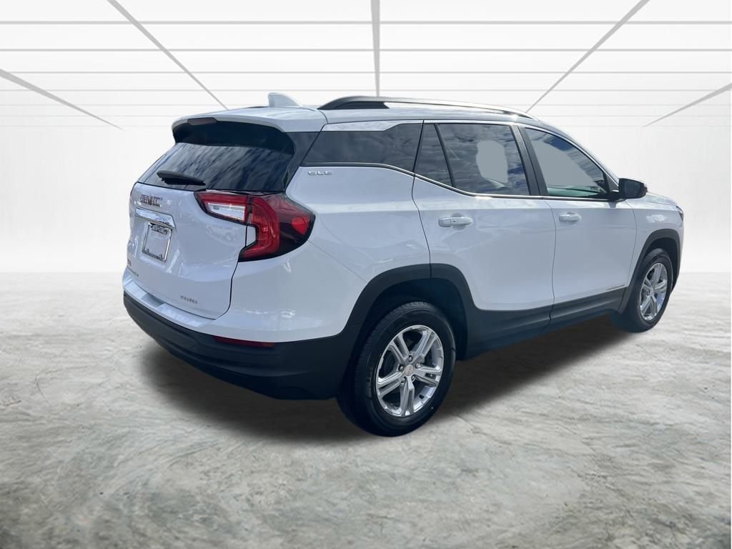Used 2023 GMC Terrain SLE w/ Driver Convenience Package image 4