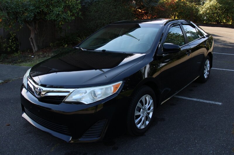 Used 2014 Toyota Camry LE FWD image 1