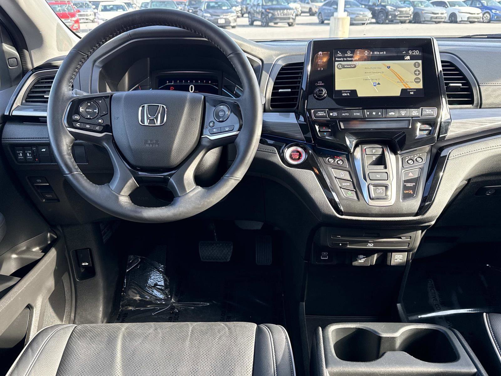 Used 2023 Honda Odyssey Elite image 2