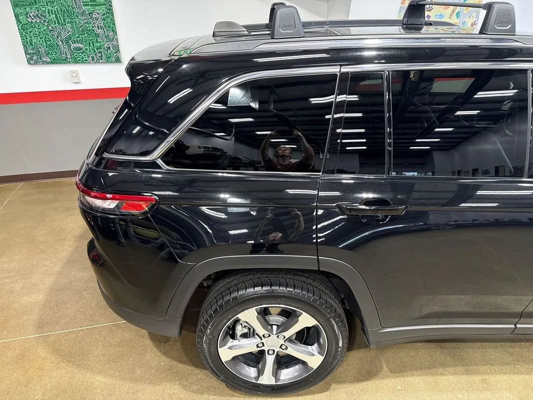 Used 2023 Jeep Grand Cherokee 4WD 4xe image 43