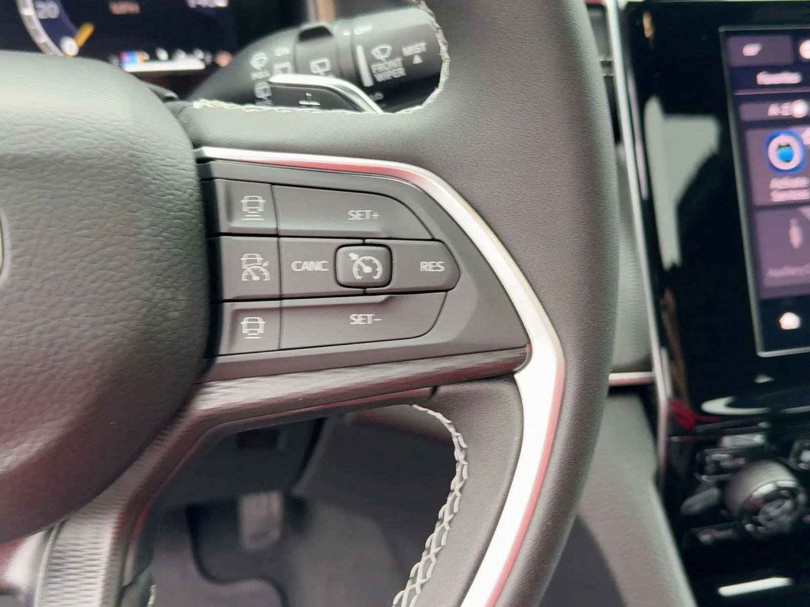 New 2025 Jeep Grand Cherokee L Laredo image 27