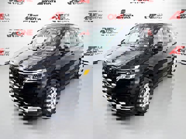 Used 2023 Kia Carnival LX FWD image 3