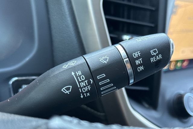 Used 2021 GMC Acadia Denali w/ Denali Technology Package FWD image 41