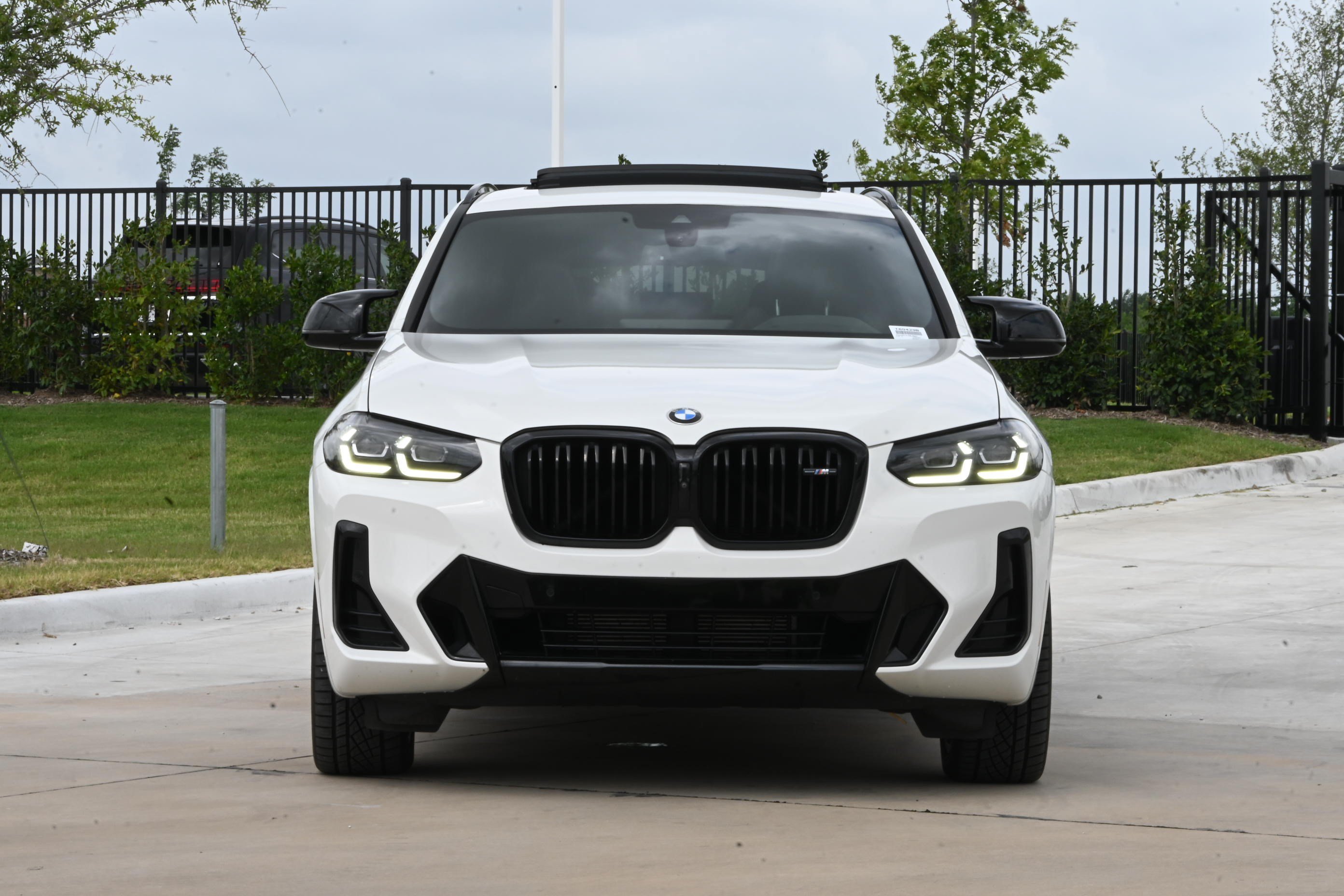 Used 2022 BMW X4 M40i w/ Premium Package AWD/4WD image 3