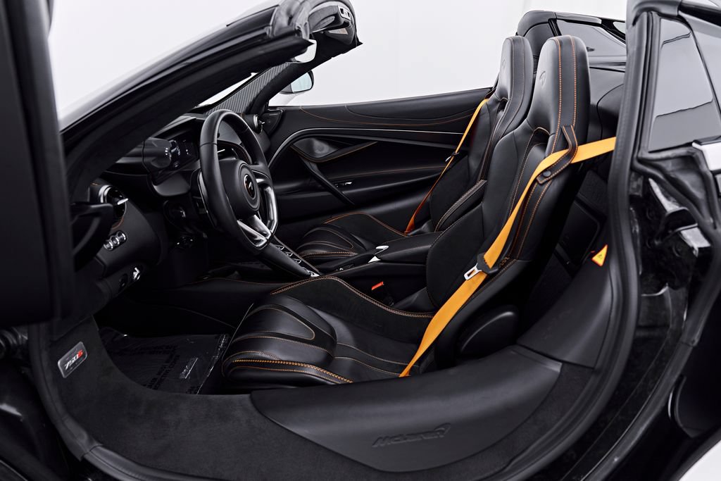 Used 2025 McLaren 750S Spider RWD image 45