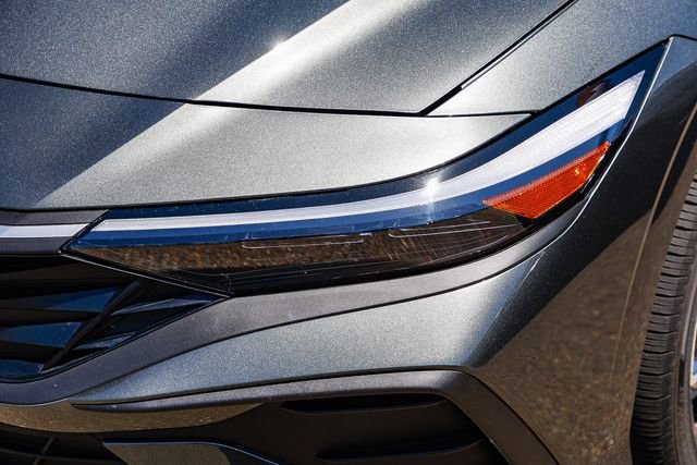 Certified 2025 Hyundai Elantra SEL FWD image 7