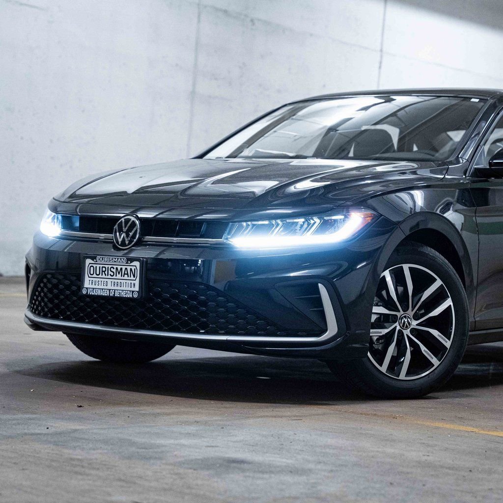 New 2026 Volkswagen Jetta SE FWD image 2