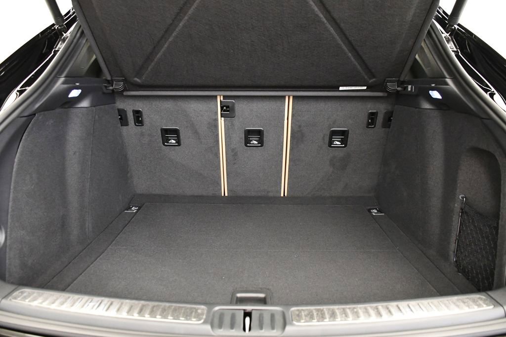 Certified 2025 Porsche Macan image 56