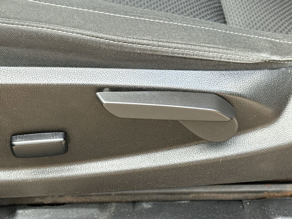 Used 2022 Chevrolet Colorado LT w/ Fleet Safety Package image 20