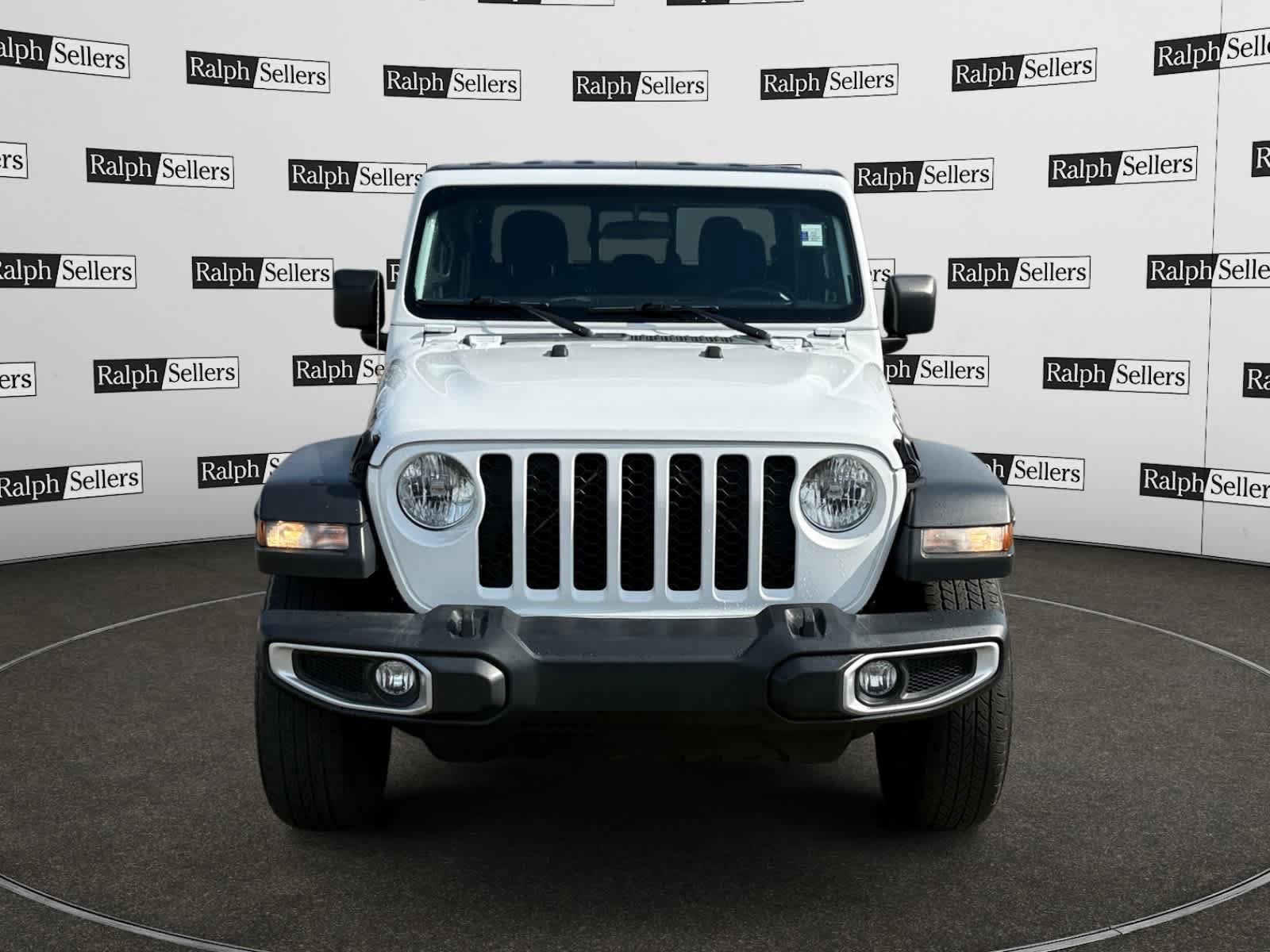 Used 2023 Jeep Gladiator Sport AWD/4WD image 5