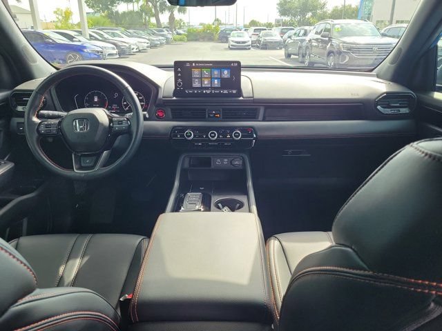 Certified 2025 Honda Pilot TrailSport image 5