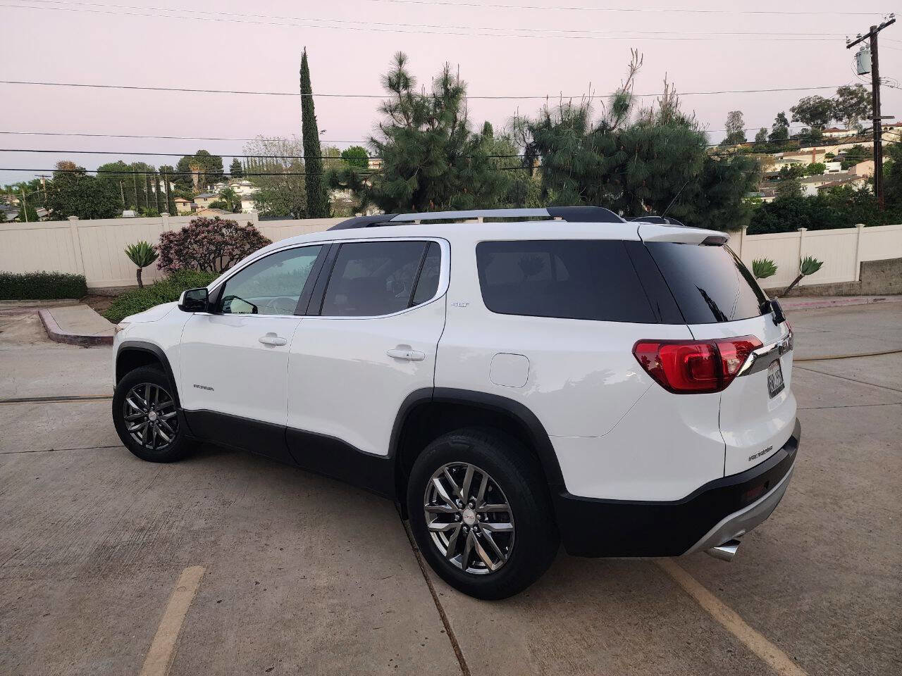 Used 2017 GMC Acadia SLT image 8